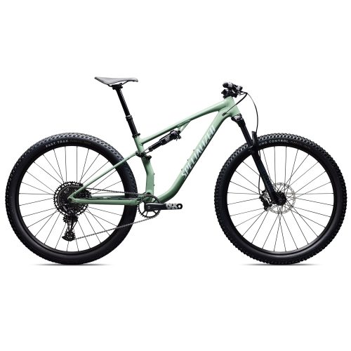 En mattgrön 29-tums MTB-cykel av modellen Specialized Chisel 1x12s med fullfjädring