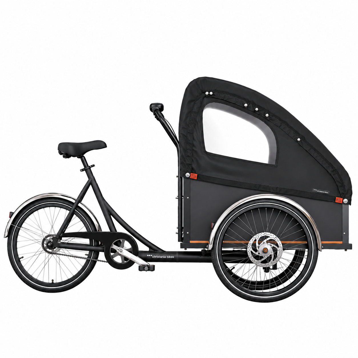 Christiania Bugatti Medium/Short En svart Christiania Y-bälte – Svart eller Röd (kopia) lastcykel med ett täckt främre lastutrymme med genomskinliga sidorutor, två framhjul och ett bakhjul, avsedd för transport av gods eller passagerare. Sätet och styret är placerade baktill, och den är utrustad med det praktiska Y-bältet från Christiania Bikes för ökad säkerhet vid varje tur.