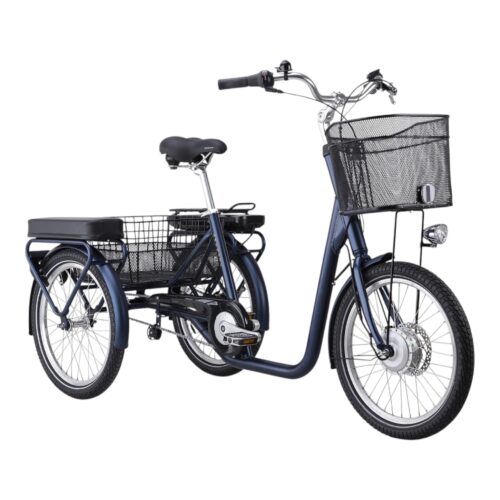 Trehjuling Monark Abbe, en elassisterad trehjulig vuxencykel, har en elegant svart ram inspirerad av Monark Vilmer Ellastcykel. Den är utrustad med korgar fram och bak, en vadderad sits, ett upprätt styre och stora hjul – vilket gör den perfekt för att enkelt transportera gods eller passagerare.