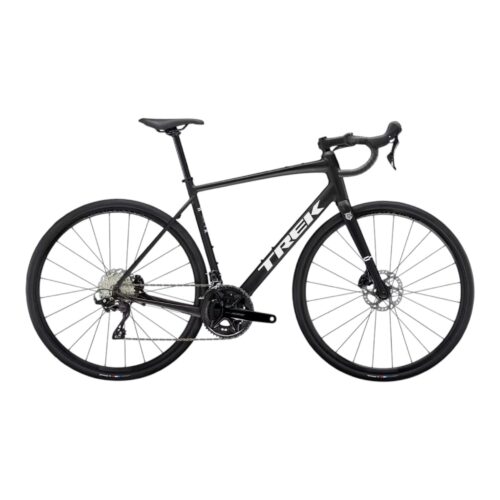 Racer Trek Domane AL 5 Gen 4 i matt svart, Shimano 105 – 2x12-växlad landsvägscykel med drop-styre och skivbromsar.