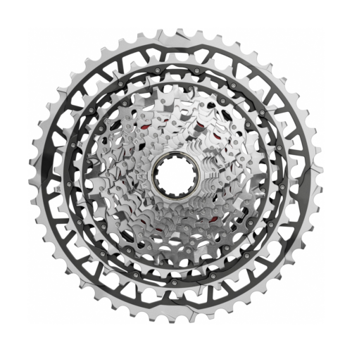 En Kassett Sram Force XG-1371 XPLR, 13-delad 10-46T cykelkassett med tretton metallkugghjul i olika storlekar, placerade i en cirkulär stapel.